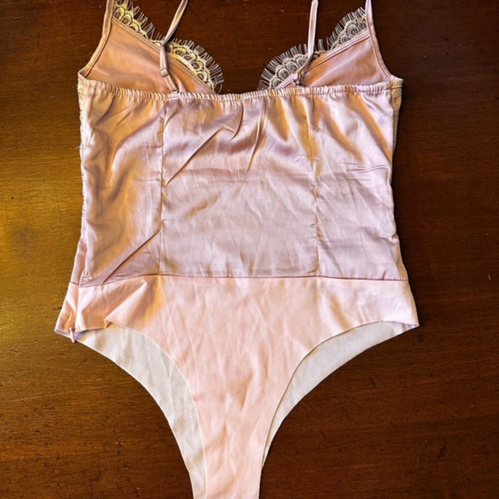 Miss Guided Dust Pink Lace body suit 4 - Picture 3 of 14